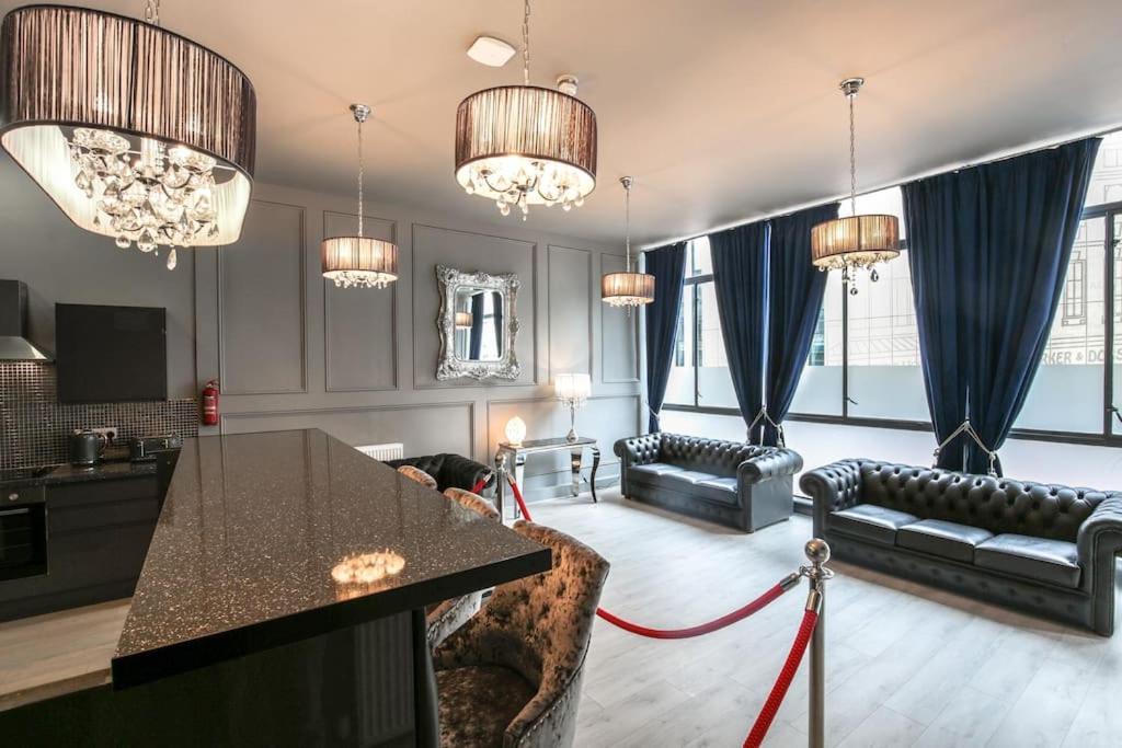 The V.i.p - Sleeps 24! For Large Groups *