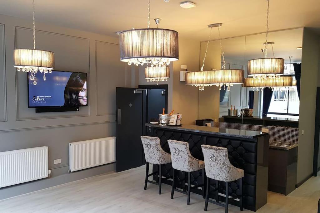 The V.i.p - Sleeps 24! For Large Groups * Liverpool
