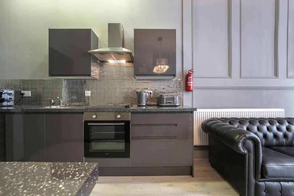 The V.i.p - Sleeps 24! For Large Groups *